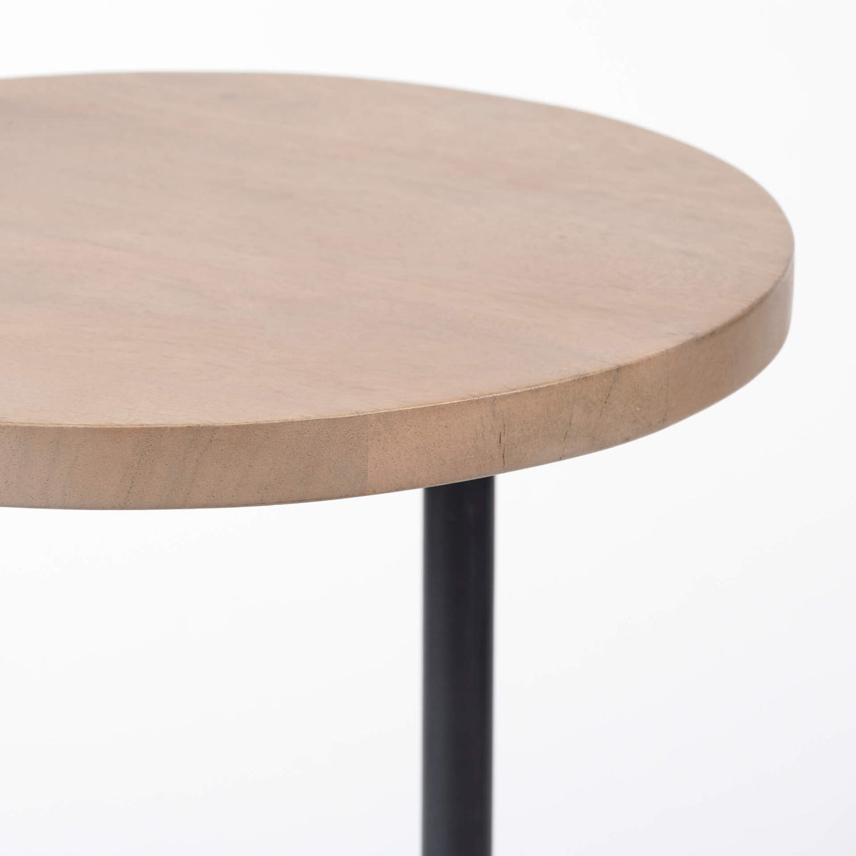 MERCANA  BALLATINE ROUND ACCENT TABLE 68486