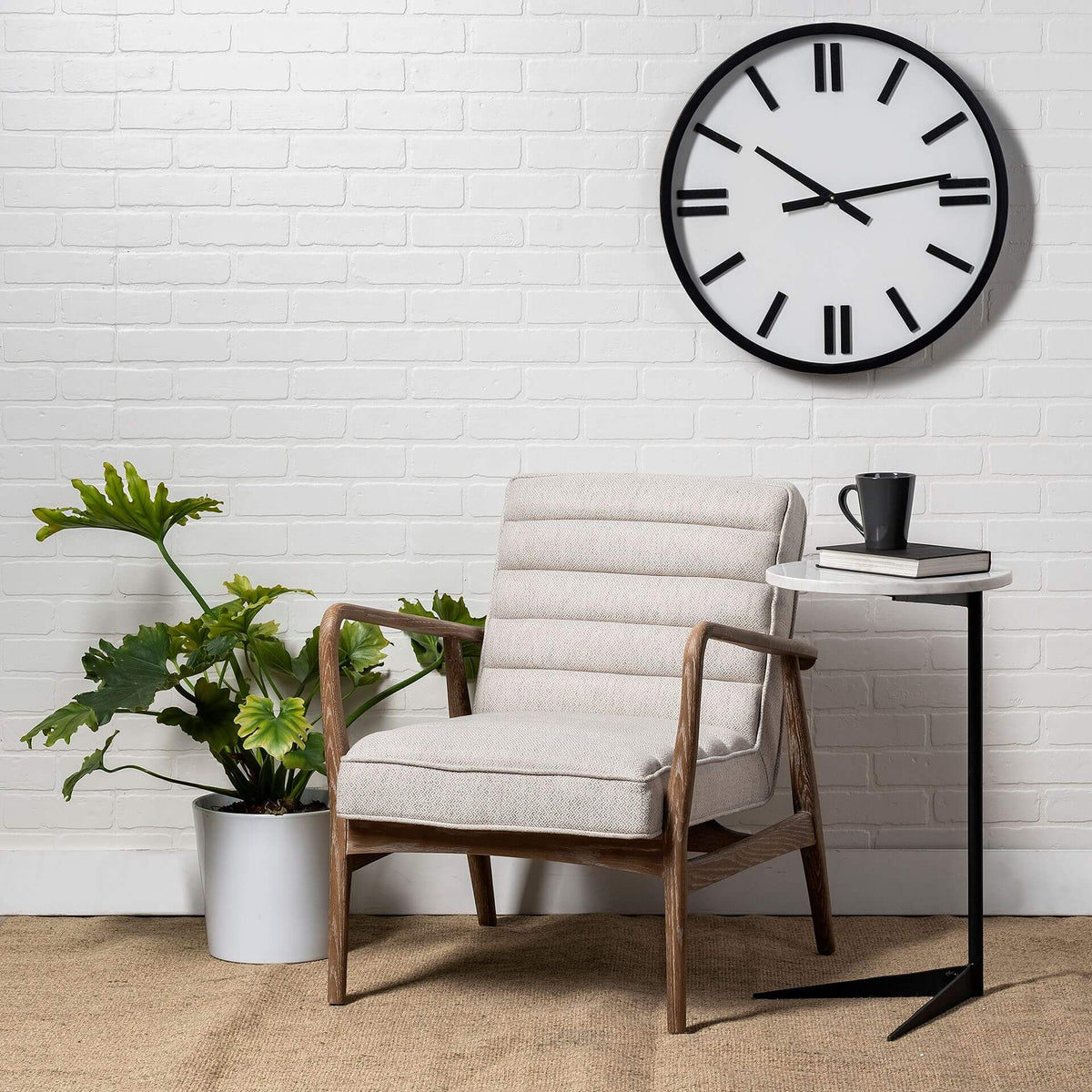 MERCANA DERBY 24" MODERN WALL CLOCK 68530