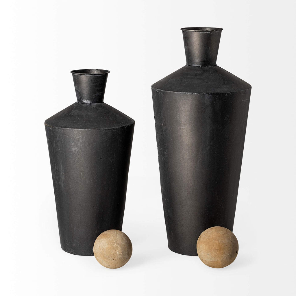 MERCANA ASHER SET OF TWO BLACK METAL URNS 68983
