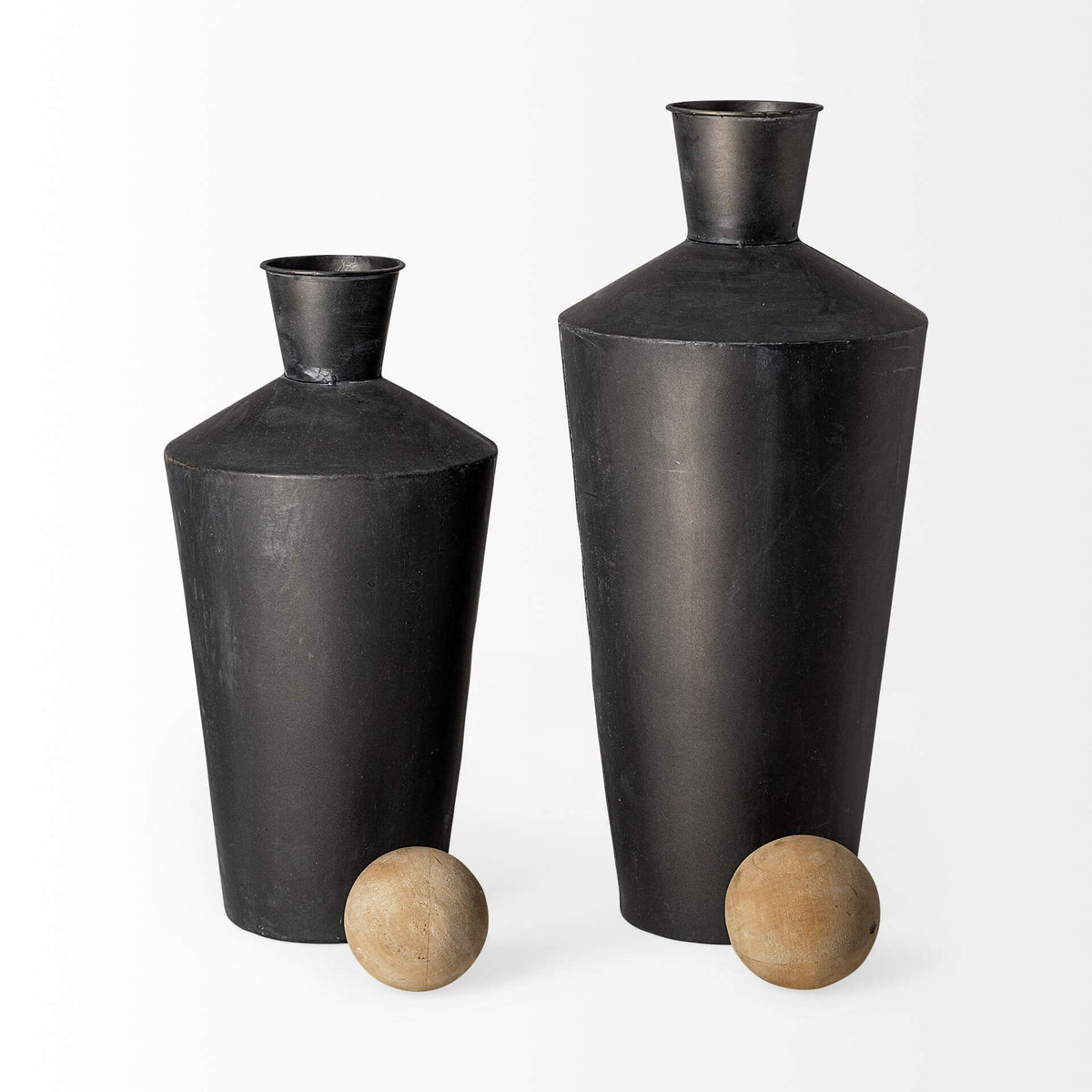 MERCANA ASHER SET OF TWO BLACK METAL URNS 68983