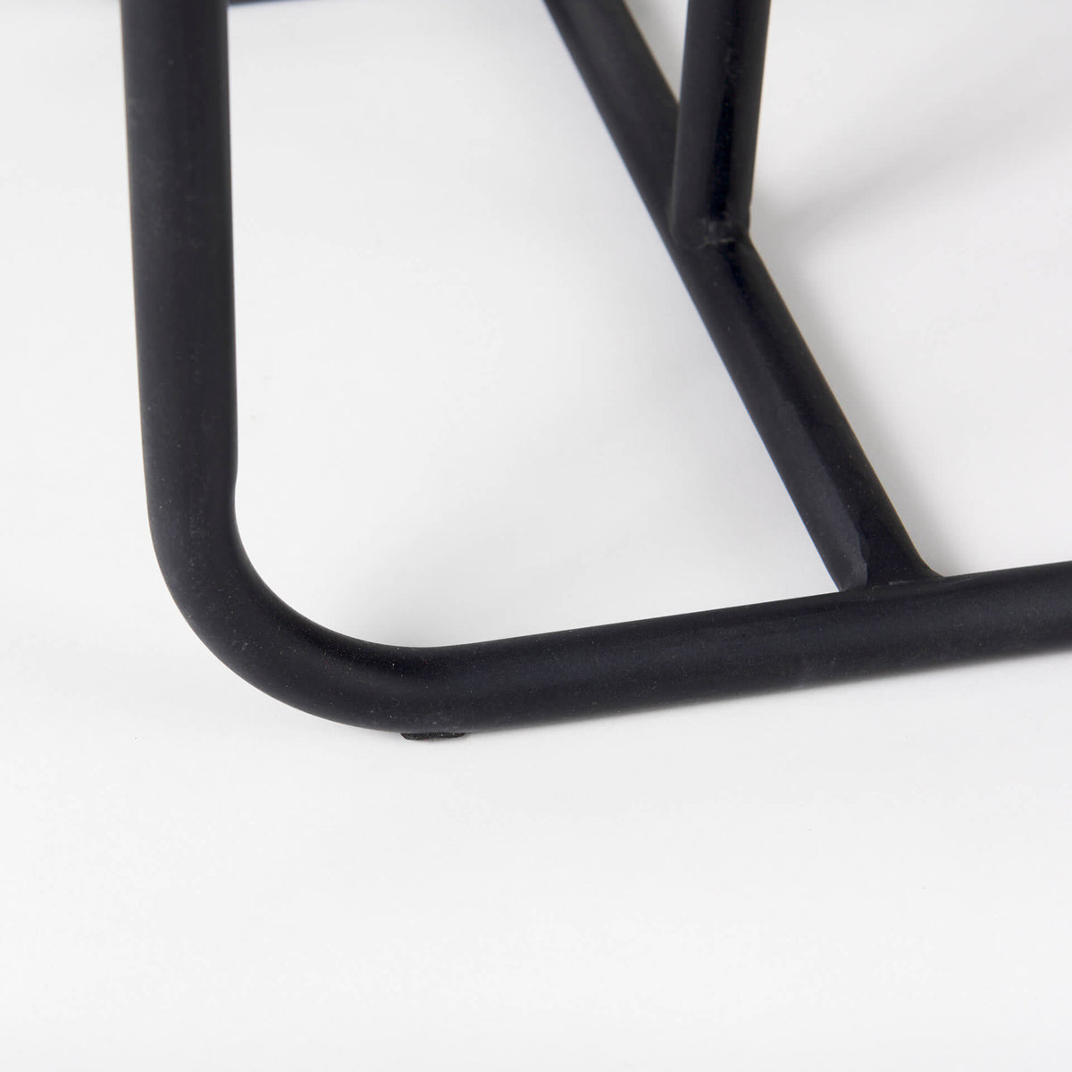 MERCANA KYRA C-SHAPED SIDE TABLE 69212