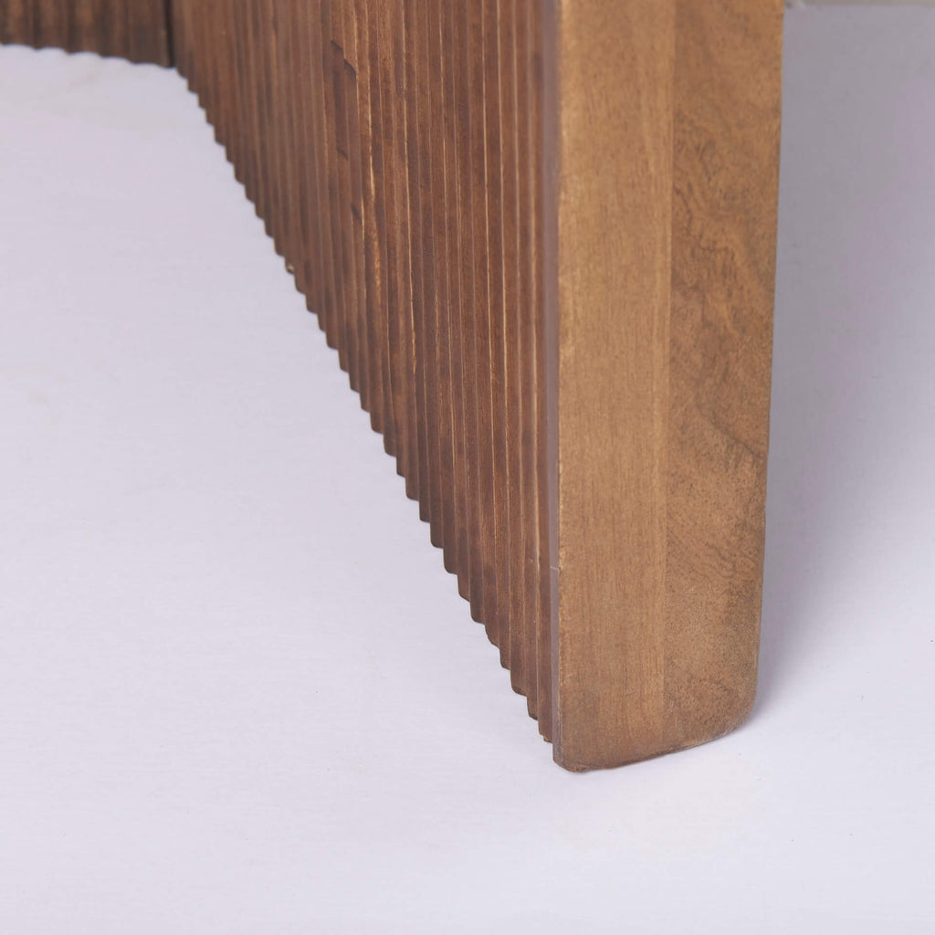 MERCANA ENZO ROUND FLUTED BASE FOYER ACCENT TABLE 69921
