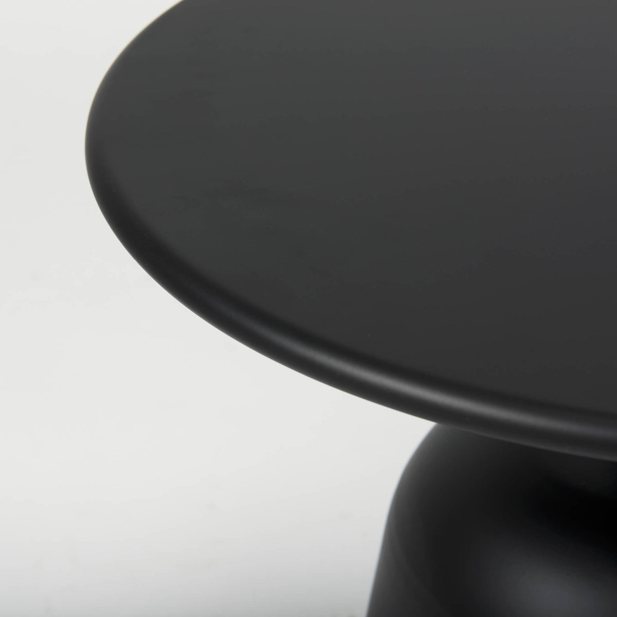 MERCANA TALULLA BLACK ACCENT TABLE  70097