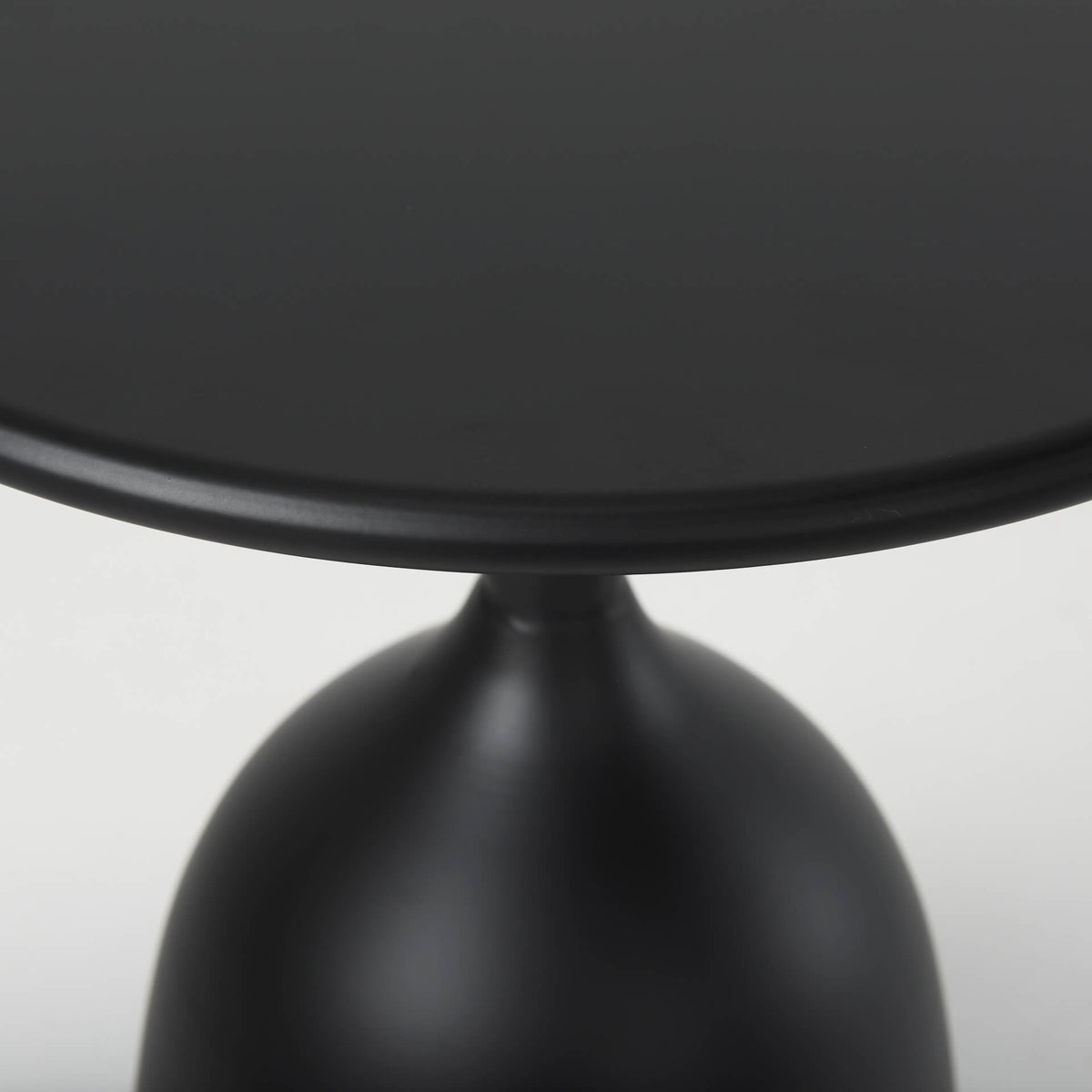 MERCANA TALULLA BLACK ACCENT TABLE  70098