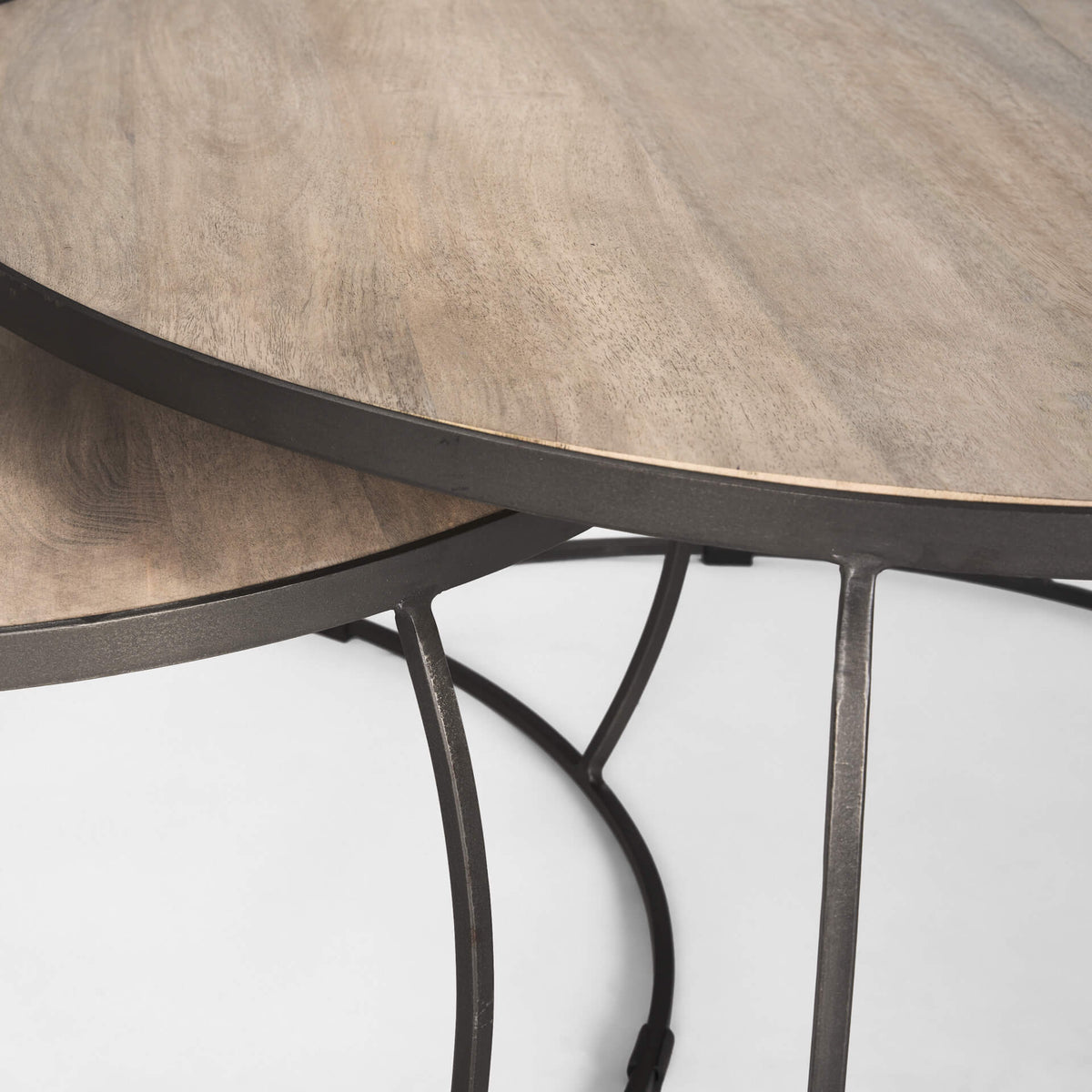 MERCANA CLAPP ROUND WOOD TOP NESTING COFFEE TABLES 70594