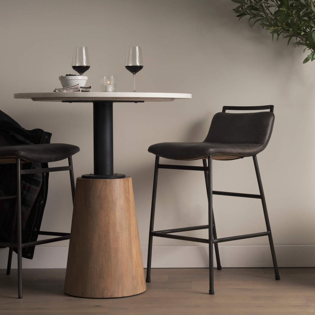 MERCANA KAVALAN COUNTER STOOL EBONY LEATHER 68765