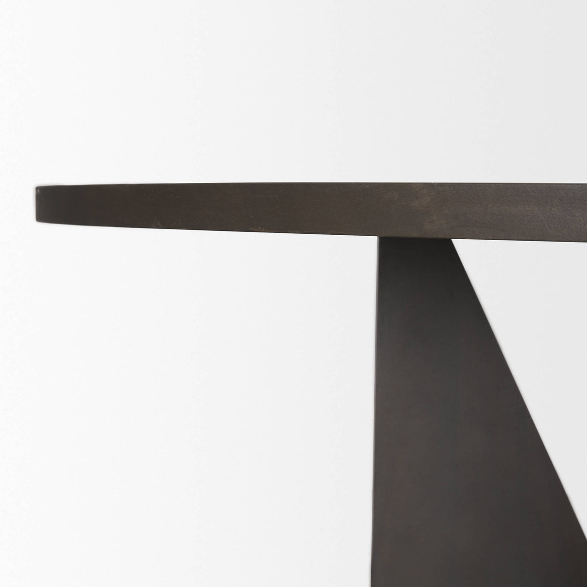MERCANA TARRO ROUND DINING TABLE 70840