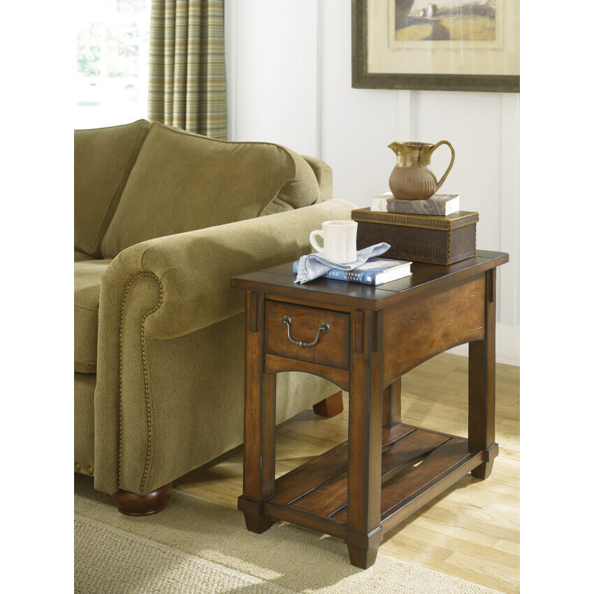 HAMMARY CHAIRSIDE TABLE 049916