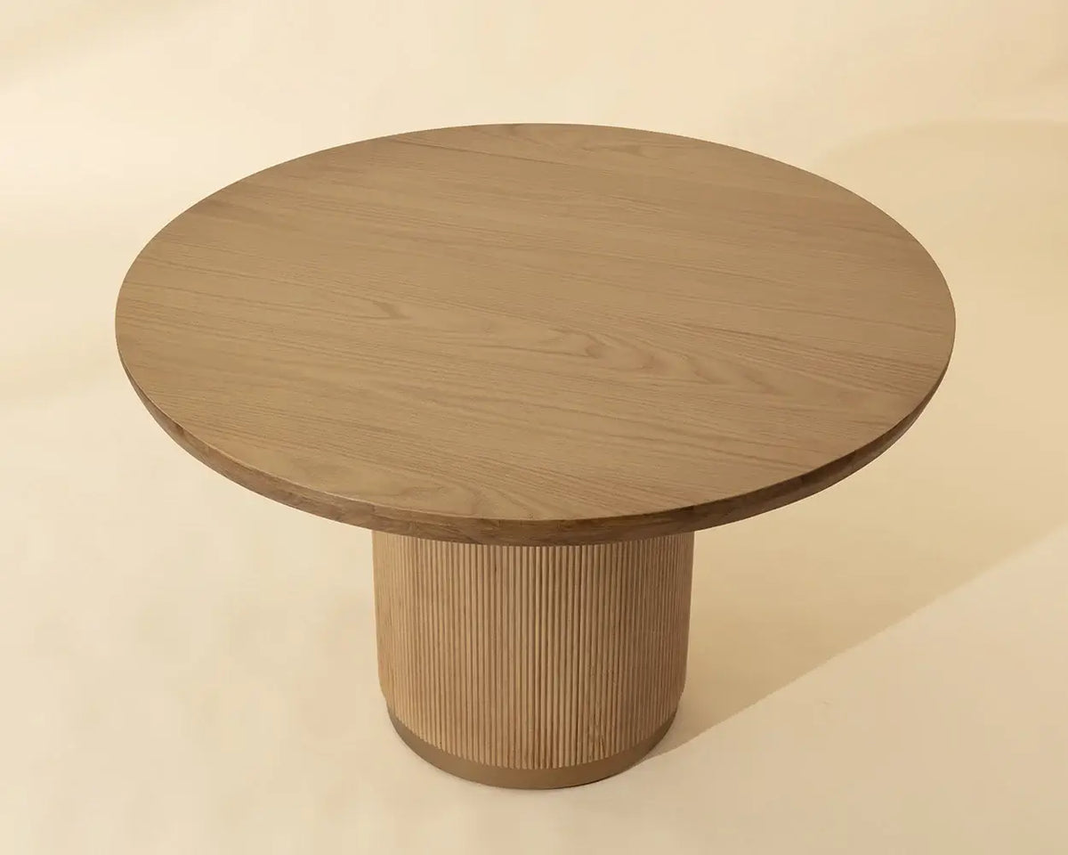 SUNPAN KALLA DINING TABLE - ROUND - RUSTIC OAK - 48" 112365