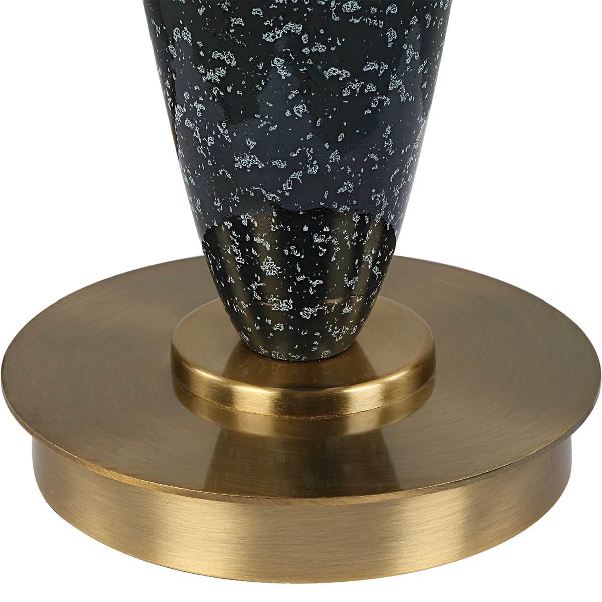 UTTERMOST REMY TABLE LAMP 30290