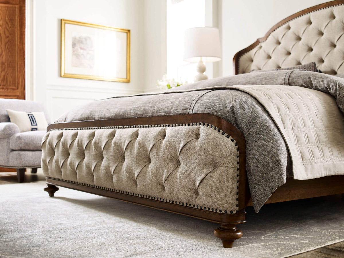 AMERICAN DREW BERKSHIRE KING GLENDALE UPH SHELTER BED 011-316R