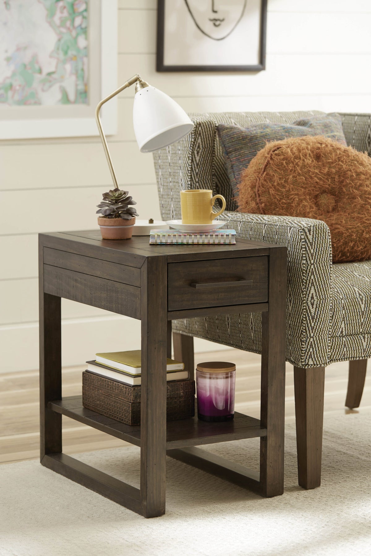HAMMARY CHARGING CHAIRSIDE TABLE 989916