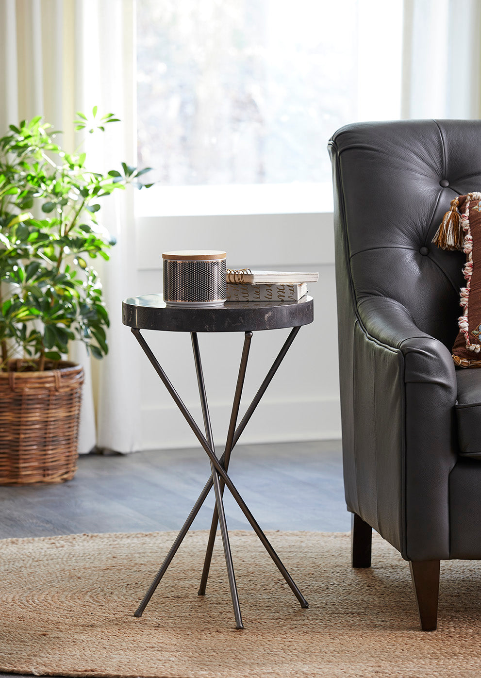 HAMMARY ROUND CHAIRSIDE TABLE 042914