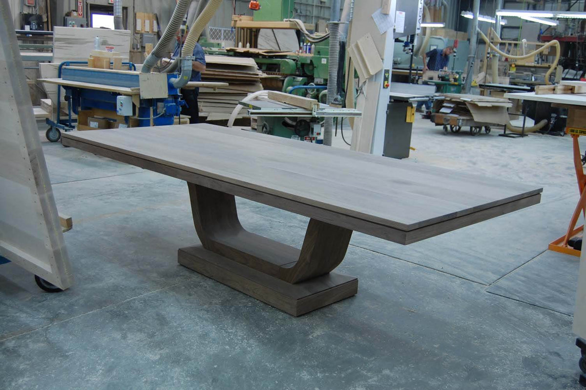CARDINAL WOODCRAFT PALAIS ROYAL PEDESTAL TABLE