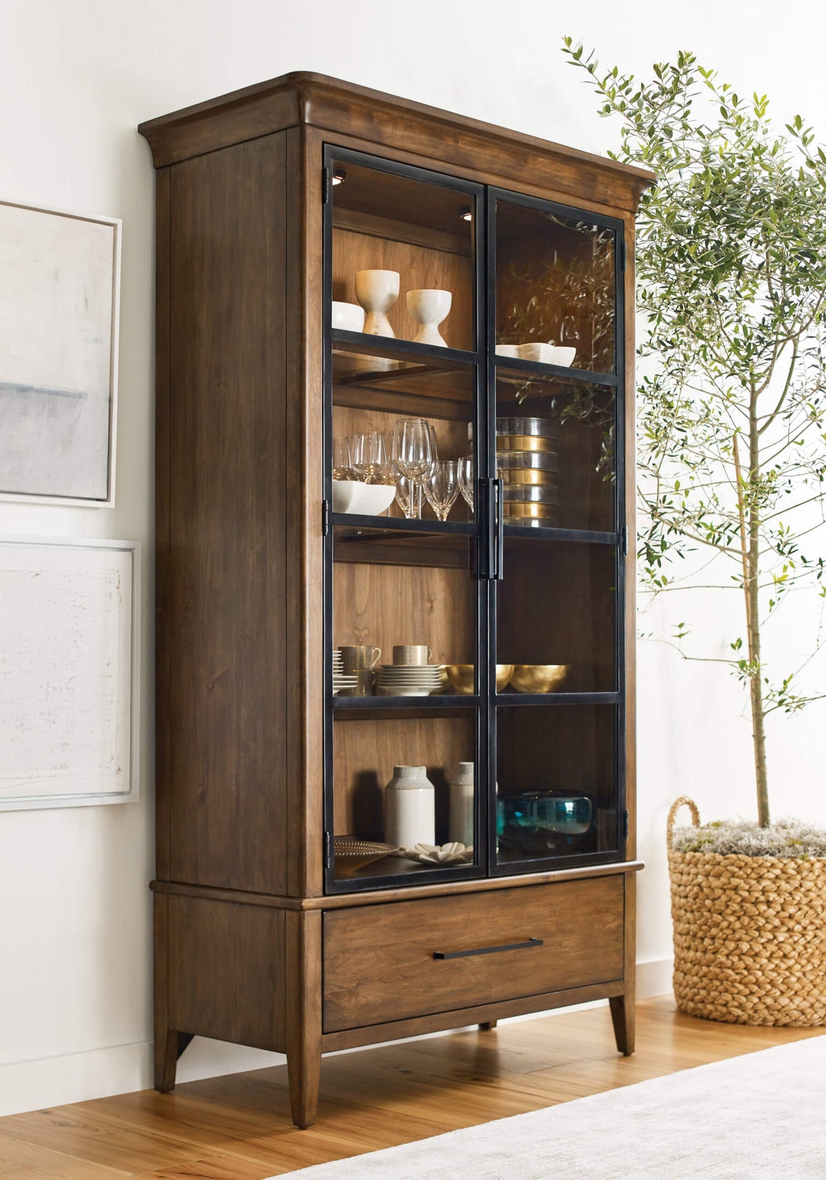 KINCAID ABODE GILLIAN DISPLAY CABINET 269-855P
