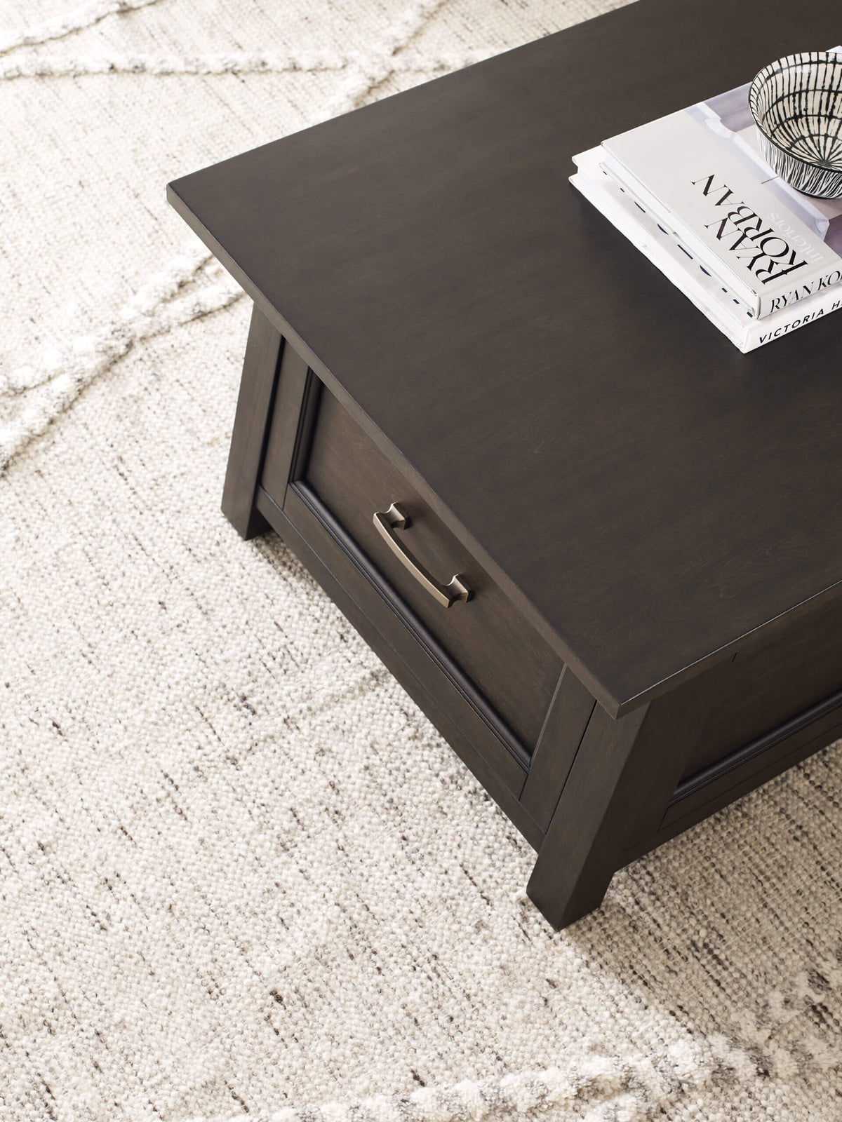 HAMMARY BESSEMER COFFEE TABLE 203-911