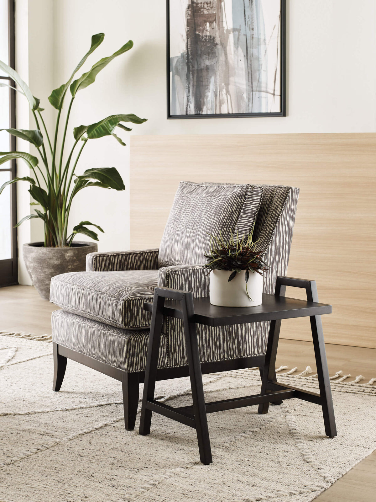 HAMMARY BESSEMER CHAIRSIDE TABLE 203-916