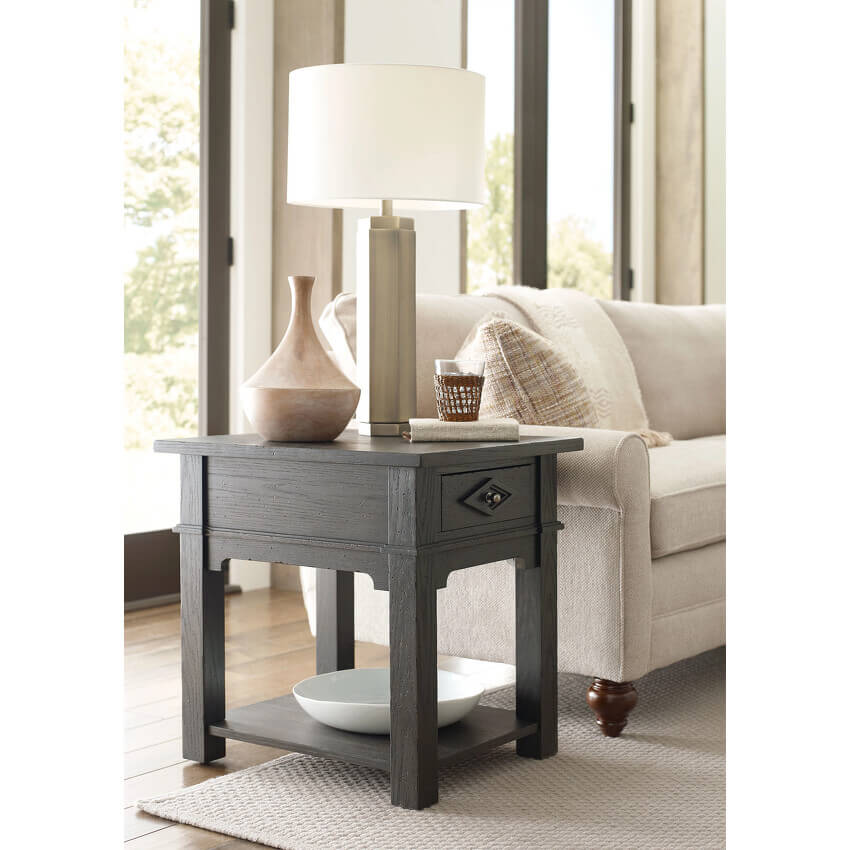 HAMMARY LILLITH END TABLE 068-915