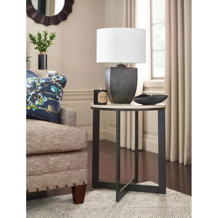 HAMMARY PORTRAIT ROUND END TABLE 201-918