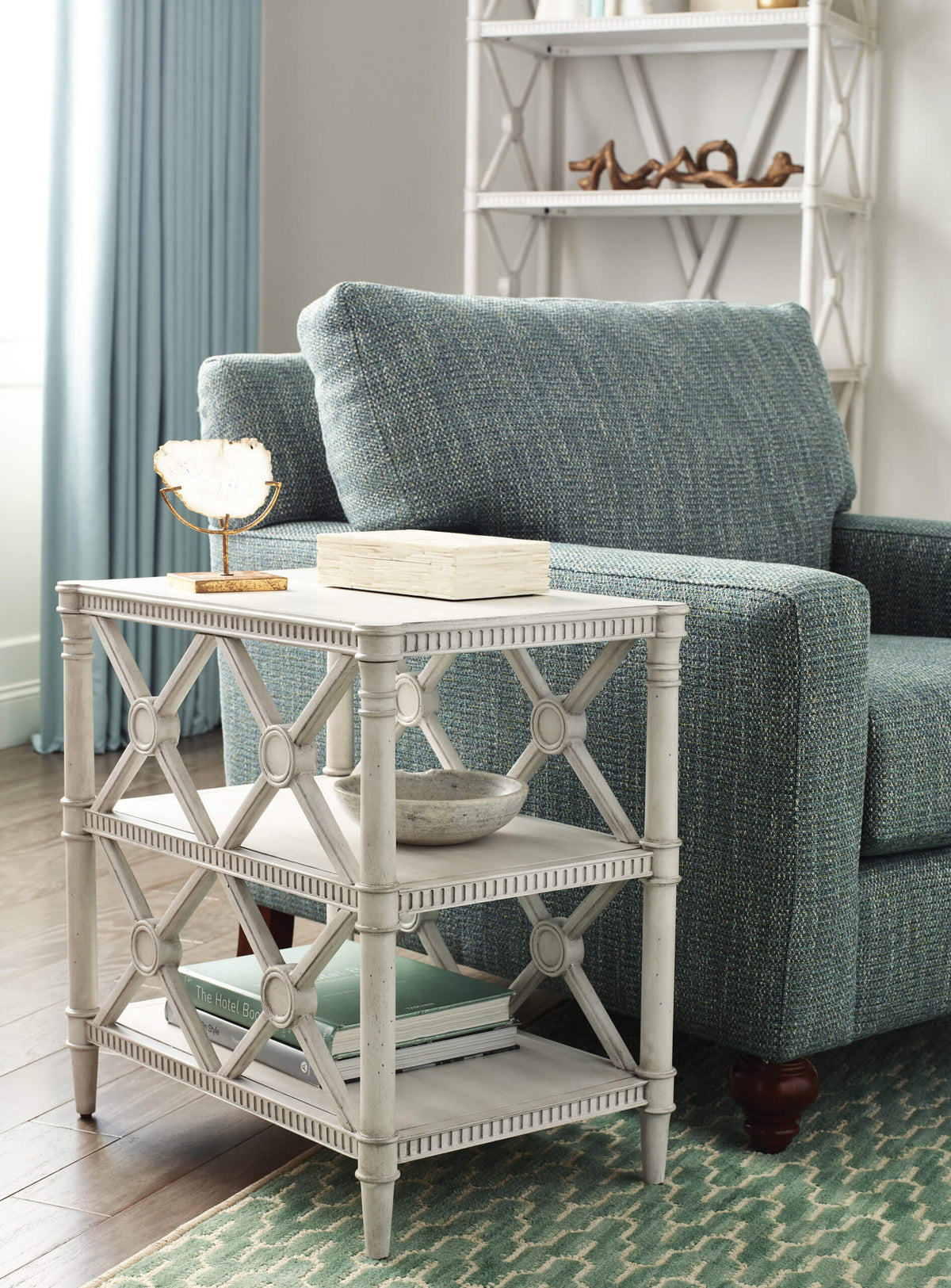 HAMMARY TERRACE CHAIRSIDE TABLE 206-916