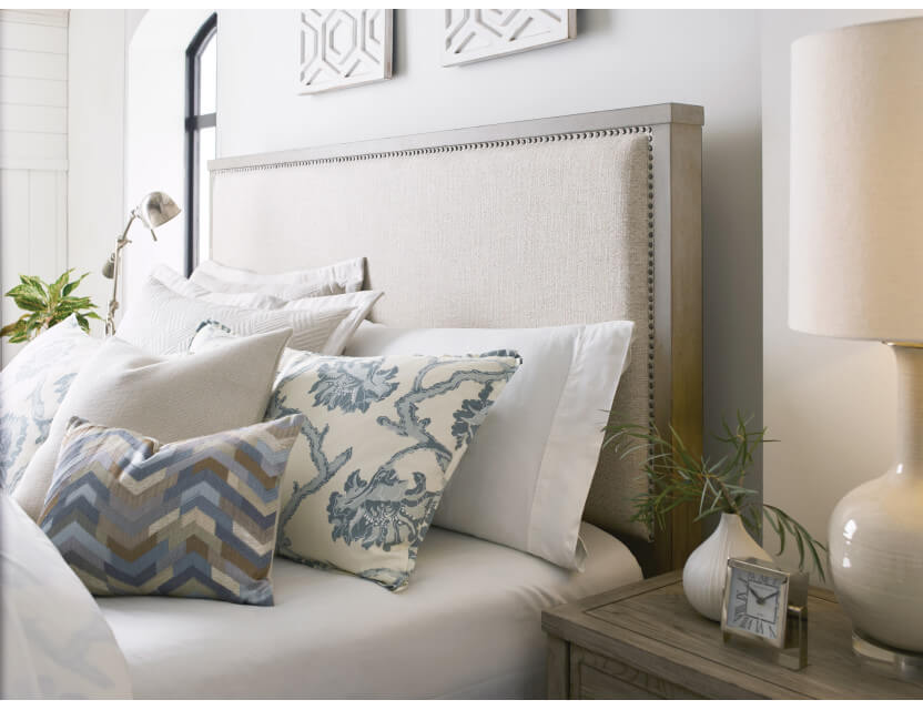 AMERICAN DREW  WEST FORK JACKSONVILLE QUEEN BED 924-313R