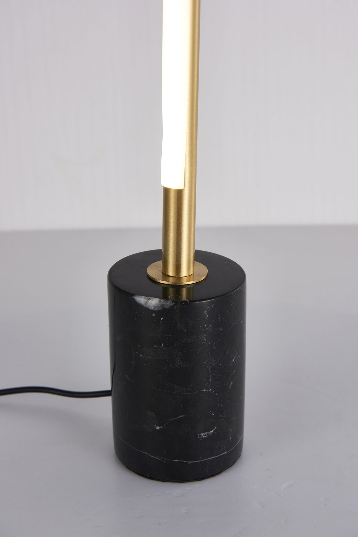 Bethel Internatioanl FT81T26BR LED Table Lamp