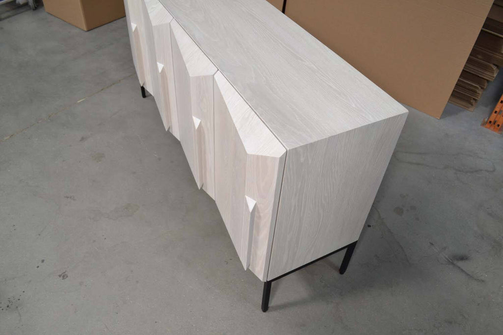 CARDINAL WOODCRAFT GUSTAV SIDEBOARD GUST-SB-186032