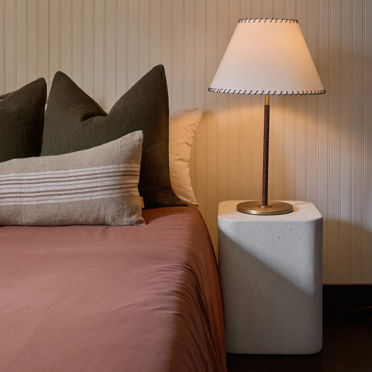 RENWIL CAMELIA TABLE LAMP LPT1302