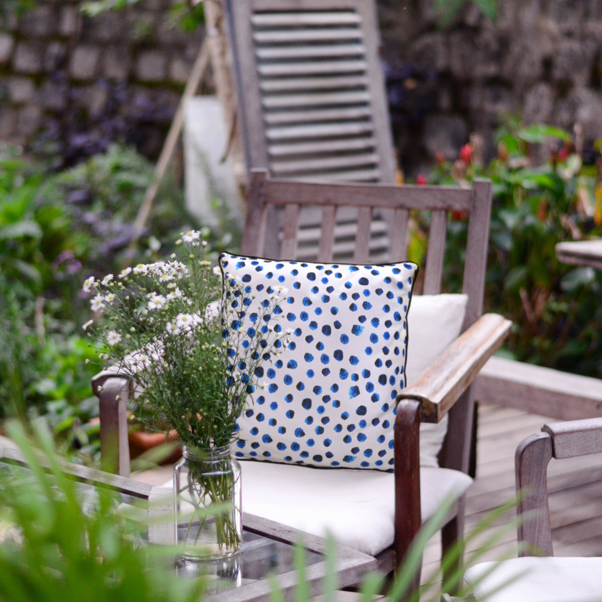 RENWIL LUSTRA OUTDOOR PILLOW PWFLO1011