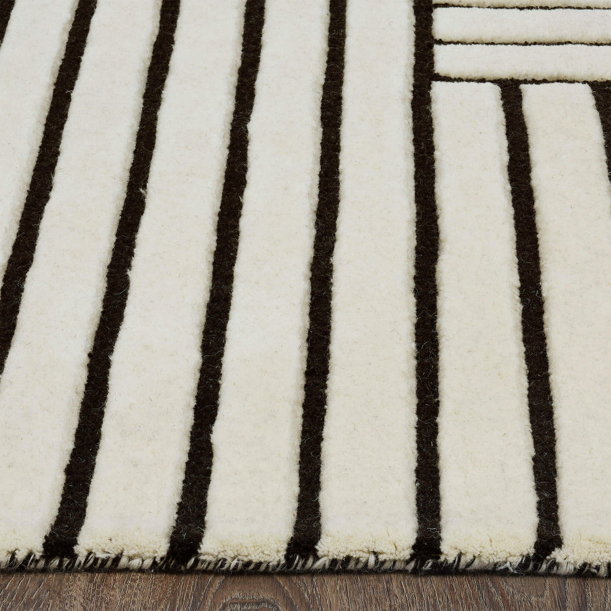 RENWIL  ARCTICA RUG (5’3" X 7’3)  RARC-10182-57