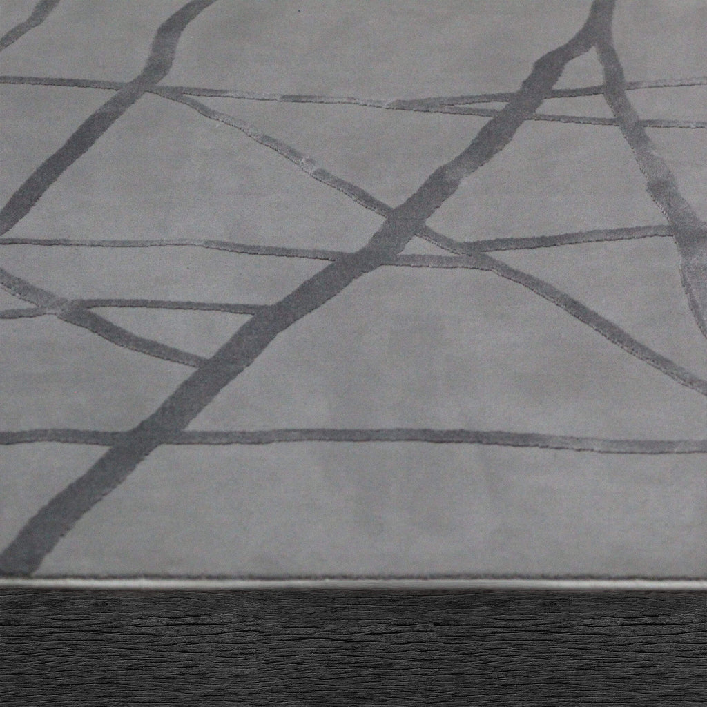 RENWIL  MANTLE RUG (5’3" X 7’3) RMAN-10204-57