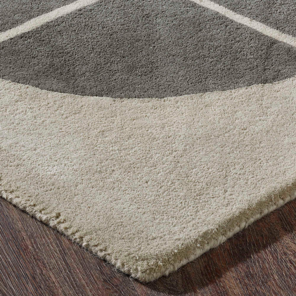 RENWIL  PERSEVERANCE RUG (5’3" X 7’3)  RPER-10200-57