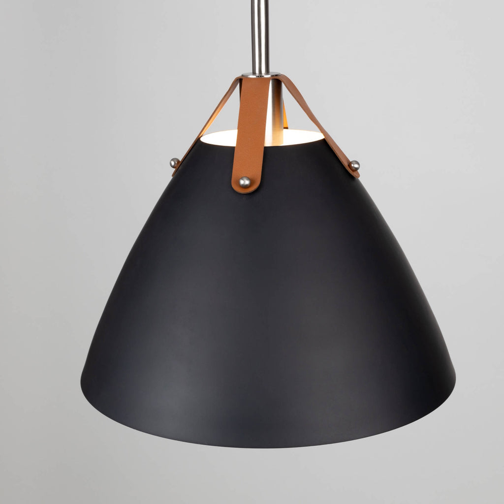 ARTCRAFT TOTE COLLECTION FLOOR LAMP SC13327BK