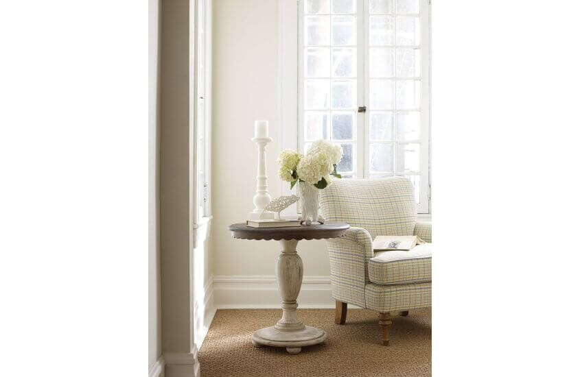 KINCAID WEATHERFORD - CORNSILK  ACCENT TABLE 75-020