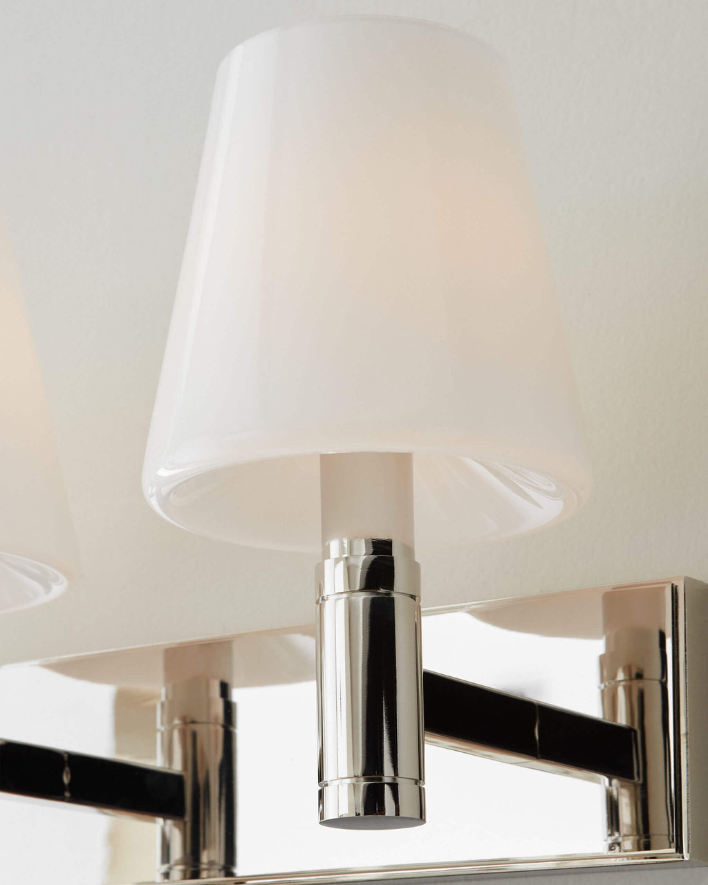 GENERATION LIGHTING Beckham Classic 3 - Light Vanity TV1033PN