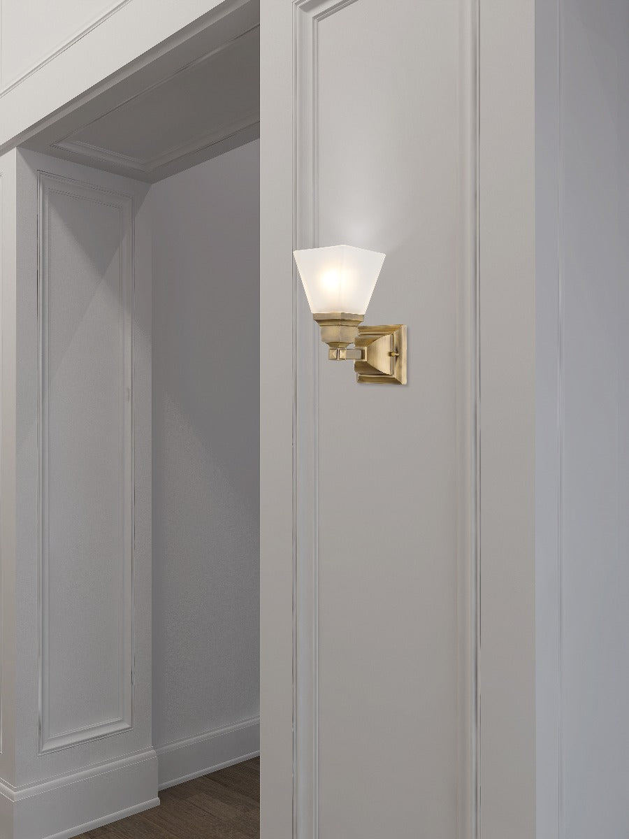 LIVEX LIGHTING  1031-01 Mission  Bath Vanity