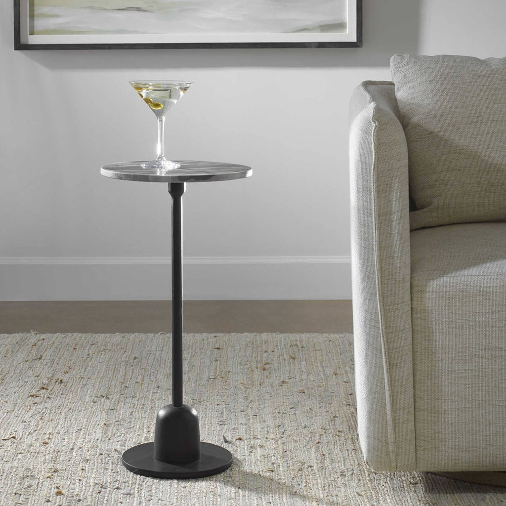 ROUND ACCENT TABLE 52032w