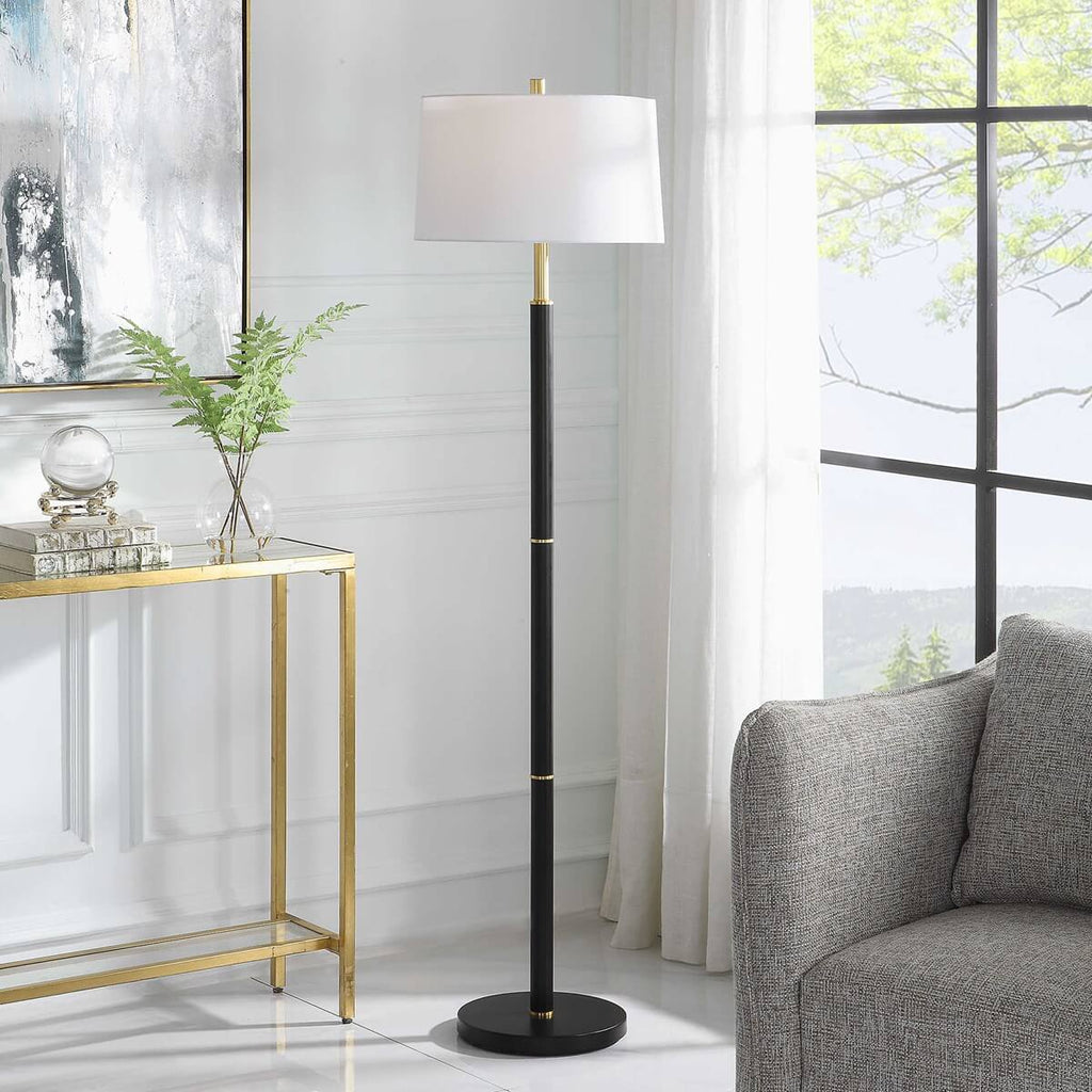 BLACK METAL FLOOR LAMP 1-30162w