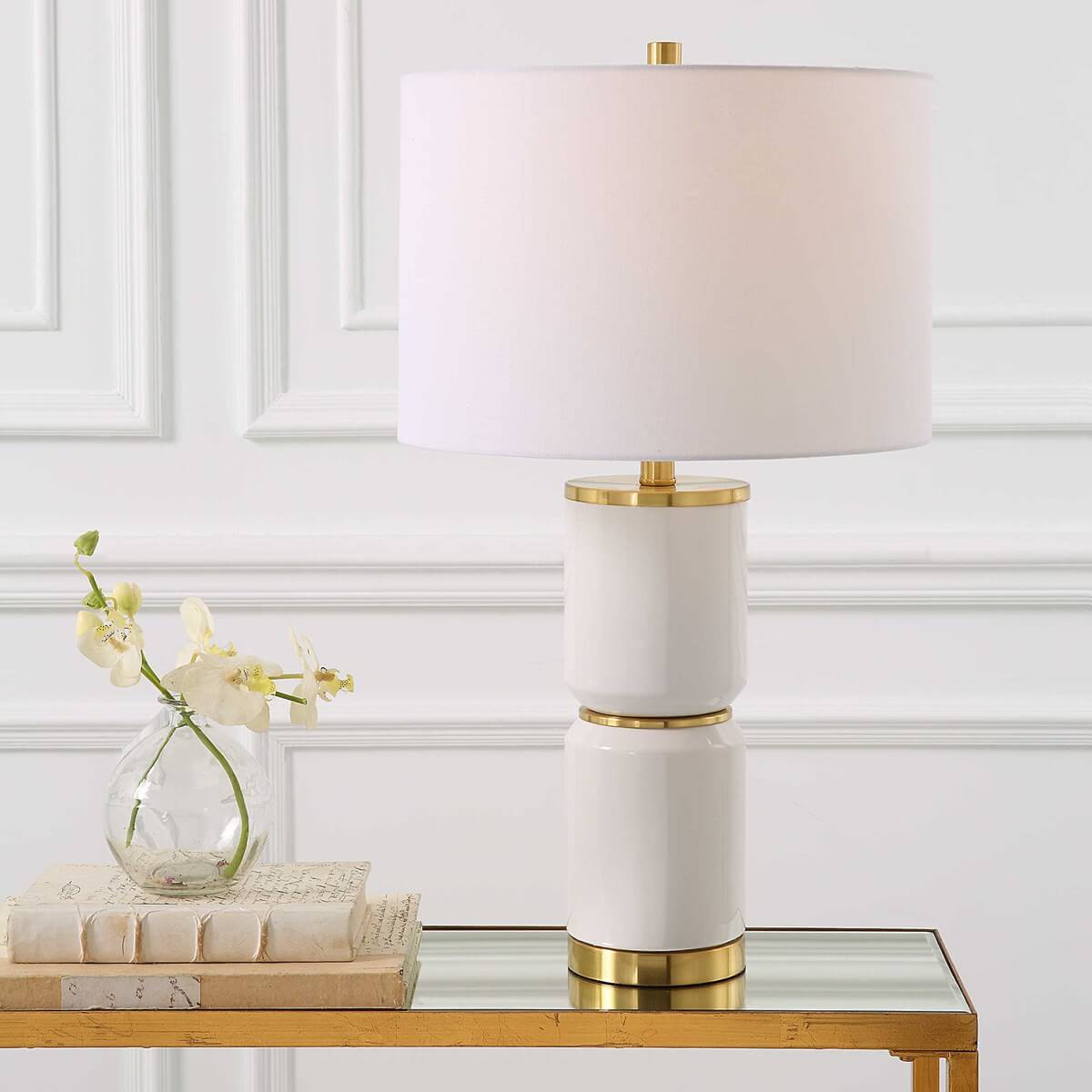 WHITE CERAMIC TABLE LAMP 1-31162w