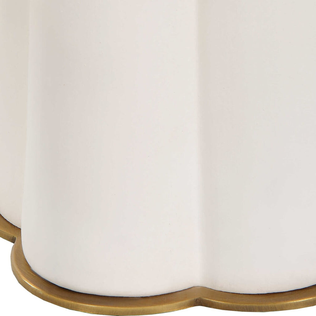 WHITE CERAMIC TABLE LAMP 1-43162w